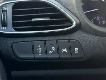 Hyundai i30 1.4 TGDI Trend