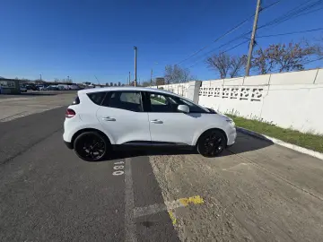 Renault Scenic  2017  105687Km