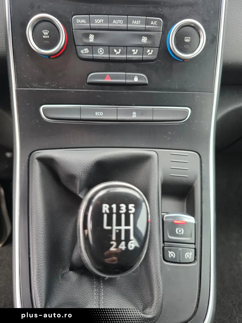 Renault Scenic  2017  105687Km