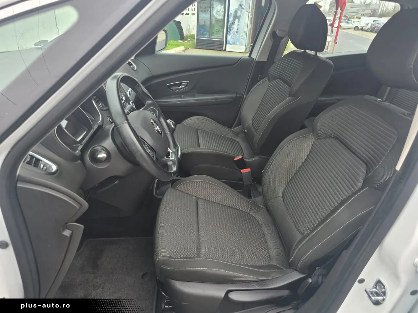 Renault Scenic  2017  105687Km