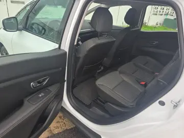 Renault Scenic  2017  105687Km
