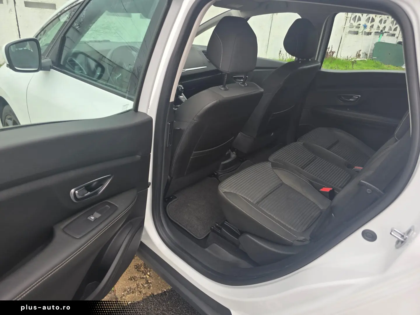 Renault Scenic  2017  105687Km
