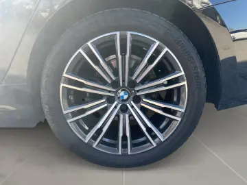 BMW 320i xDrive Luxury 24 Monate Garantie Leder Driv