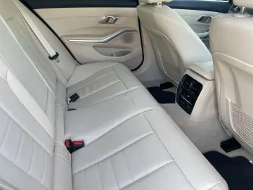 BMW 320i xDrive Luxury 24 Monate Garantie Leder Driv