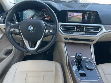 BMW 320i xDrive Luxury 24 Monate Garantie Leder Driv