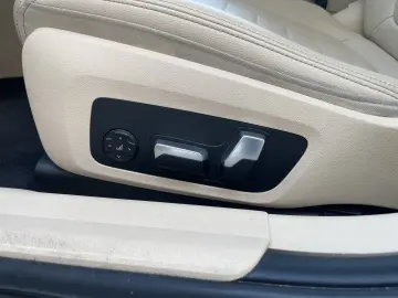 BMW 320i xDrive Luxury 24 Monate Garantie Leder Driv