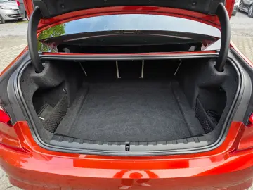 BMW 320i Limo M Sport Paket BMW GARANTIE!