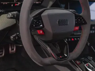 Audi RS3 LIMO  WINTER-SPECIAL