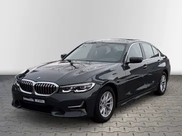 BMW 320 i Limousine Luxury Line Aut. NAVI LEDER GLAS