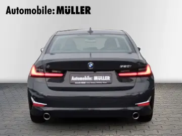 BMW 320 i Limousine Luxury Line Aut. NAVI LEDER GLAS