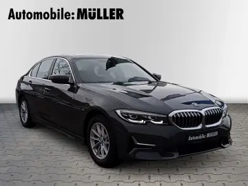 BMW 320 i Limousine Luxury Line Aut. NAVI LEDER GLAS