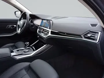 BMW 320 i Limousine Luxury Line Aut. NAVI LEDER GLAS