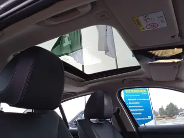 BMW 320 i Limousine Luxury Line Aut. NAVI LEDER GLAS