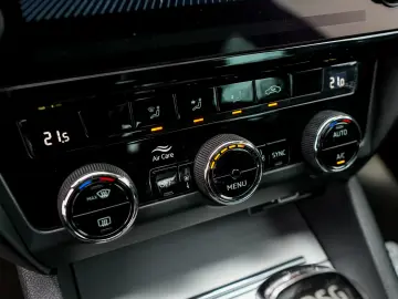 SKODA OCTAVIA COMBI DSG7