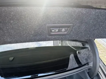 BMW 320i lim M Sport ESSD h&k HUD CAM Alcant DA 18