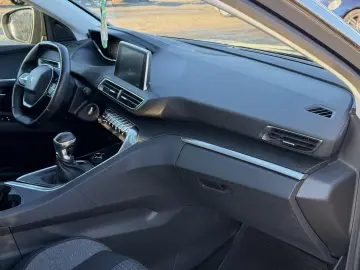 Peugeot 3008 1.6 BlueHDI S&S Allure