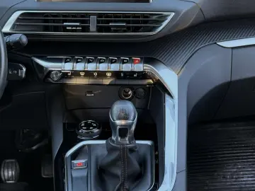 Peugeot 3008 1.6 BlueHDI S&S Allure