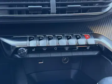 Peugeot 3008 1.6 BlueHDI S&S Allure