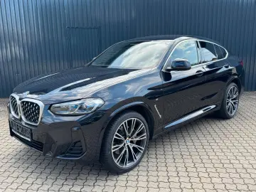 BMW X4 xDr 30d M SPORT  AHK HeadUp Laser 21 LM-Räder