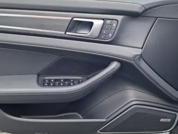 PORSCHE Panamera 4 E-Hybrid Platinum Edition 360 HuD 20