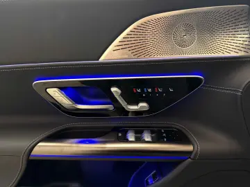 MERCEDES-BENZ SL 63 AMG 4M  HUD Airscarf Multikontursitze 21