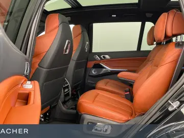 BMW X7 M60i xDrive A M-Sport PRO SkyLou DAProf Leder