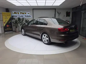 Volkswagen Jetta 2.0TDI   Highline