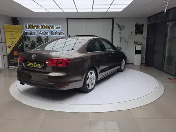 Volkswagen Jetta 2.0TDI   Highline