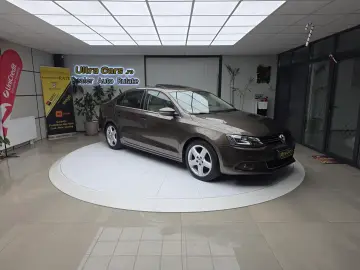 Volkswagen Jetta 2.0TDI   Highline