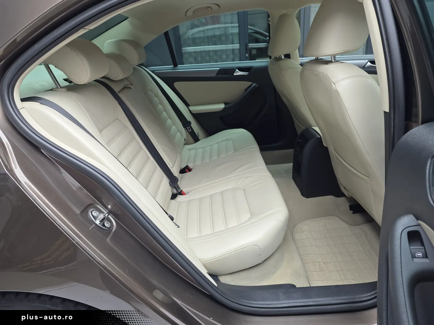 Volkswagen Jetta 2.0TDI   Highline