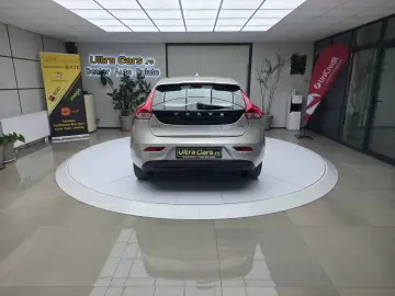 Volvo V40 2.0D2   Euro 6   Momentum