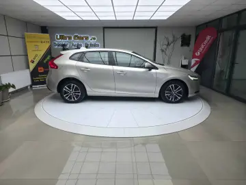 Volvo V40 2.0D2   Euro 6   Momentum