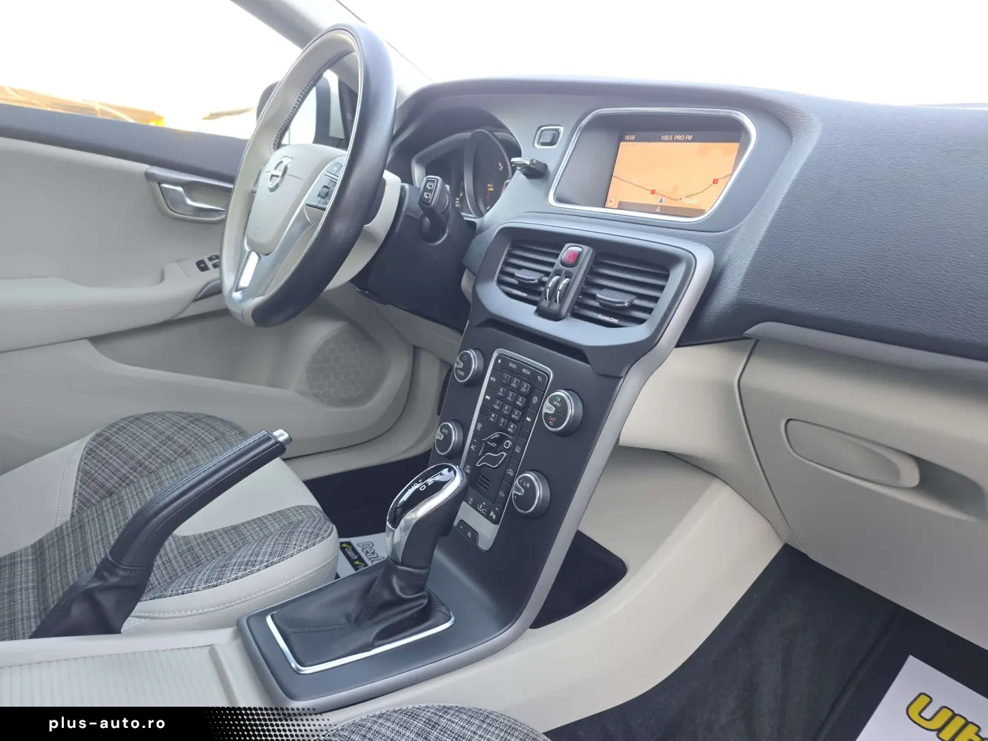 Volvo V40 2.0D2   Euro 6   Momentum