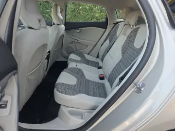 Volvo V40 2.0D2   Euro 6   Momentum