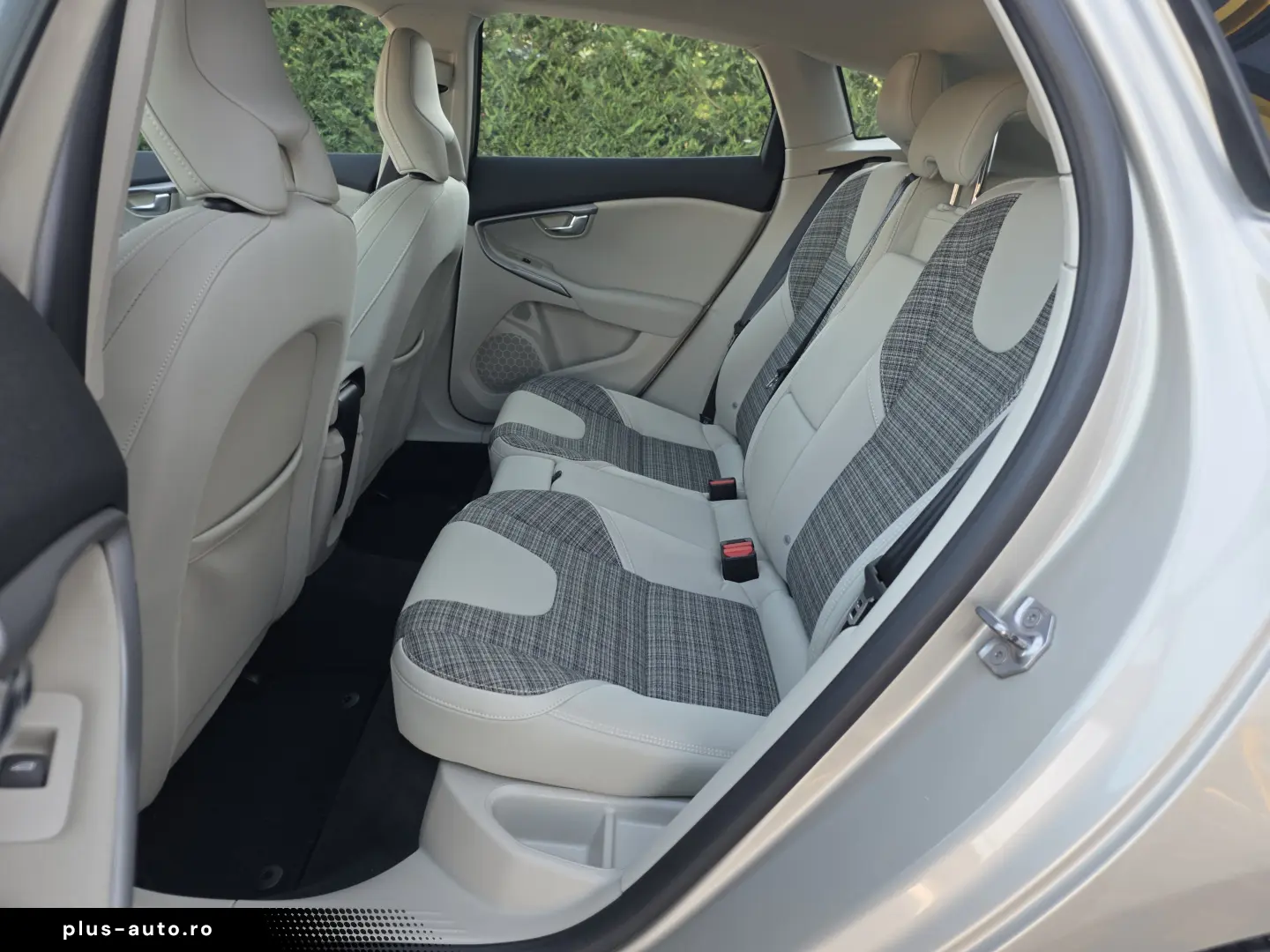 Volvo V40 2.0D2   Euro 6   Momentum