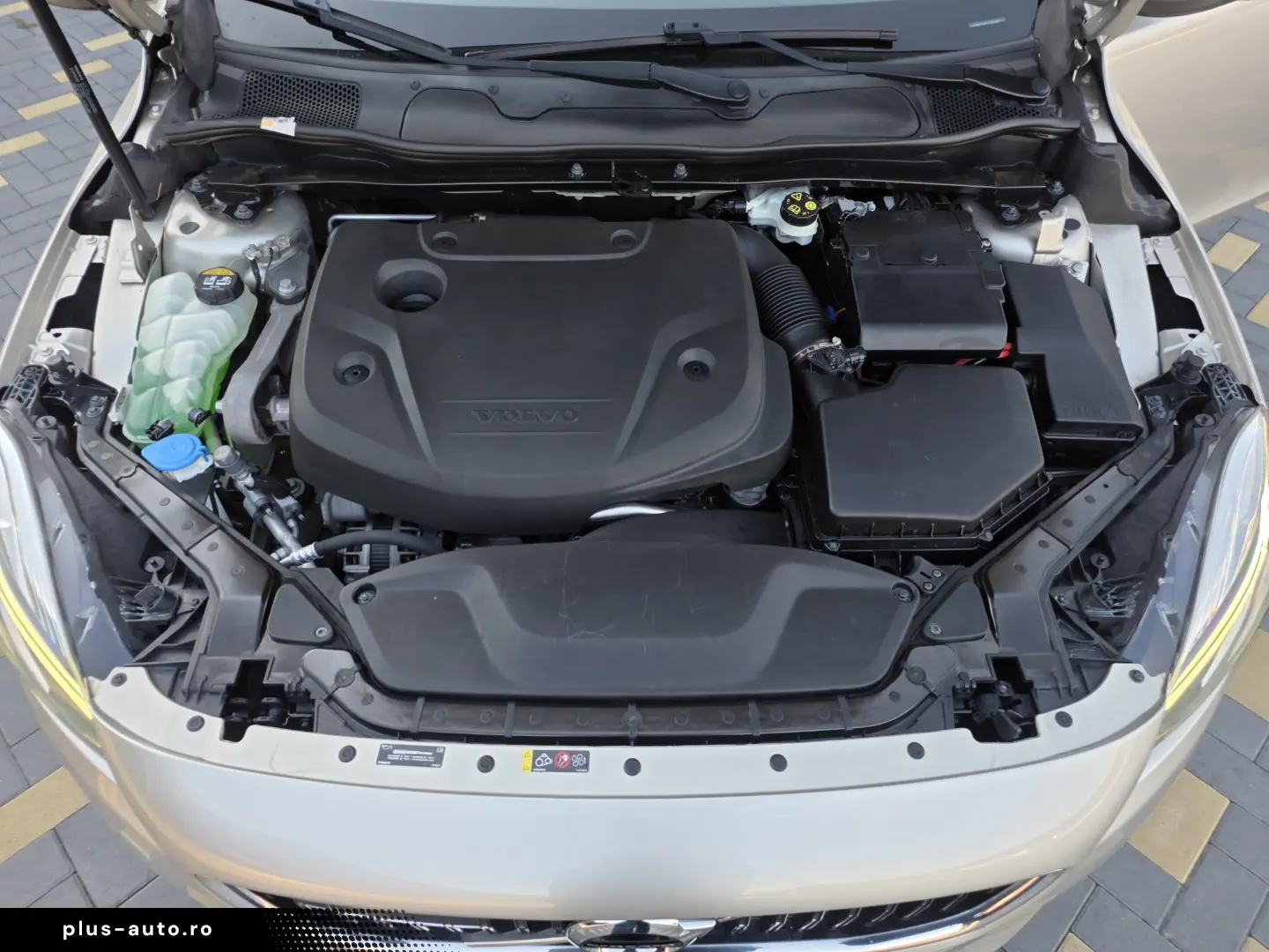 Volvo V40 2.0D2   Euro 6   Momentum