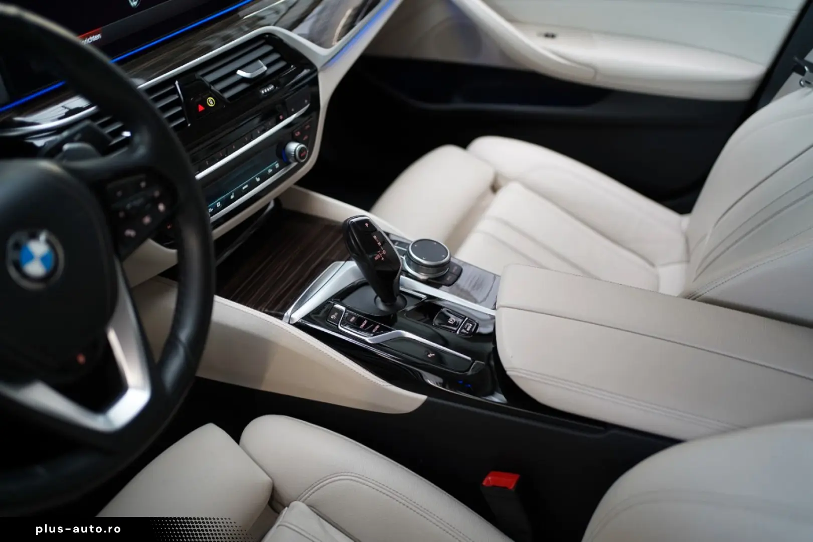 BMW 530i xDrive Luxury Line  Komfortsitze Laserlicht