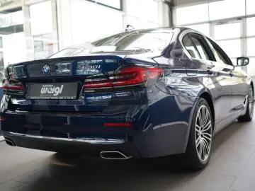 BMW 530i xDrive Luxury Line  Komfortsitze Laserlicht