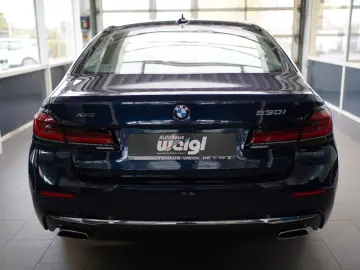 BMW 530i xDrive Luxury Line  Komfortsitze Laserlicht
