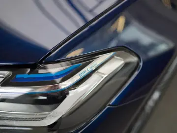 BMW 530i xDrive Luxury Line  Komfortsitze Laserlicht