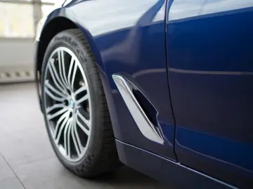 BMW 530i xDrive Luxury Line  Komfortsitze Laserlicht