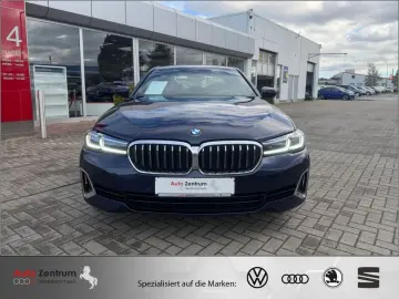 BMW 530d Luxury Line CarPlay AHK Soft-Close Massage