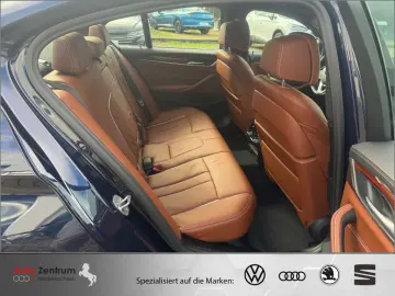 BMW 530d Luxury Line CarPlay AHK Soft-Close Massage