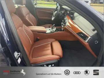 BMW 530d Luxury Line CarPlay AHK Soft-Close Massage