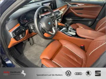 BMW 530d Luxury Line CarPlay AHK Soft-Close Massage