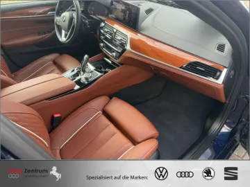 BMW 530d Luxury Line CarPlay AHK Soft-Close Massage