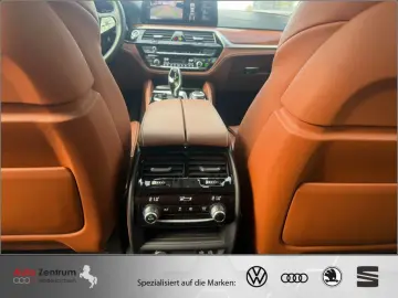 BMW 530d Luxury Line CarPlay AHK Soft-Close Massage