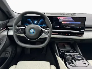 BMW 530e Limo 699 - 0Anz H K DAPro PAPro PANO KomfSi