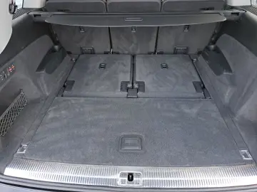 AUDI Q7 50 TDI quattro tiptr. 7-SITZ AHK AIR KAM LEDE