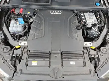 AUDI Q7 50 TDI quattro tiptr. 7-SITZ AHK AIR KAM LEDE